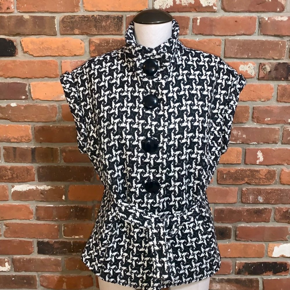 Christopher & Banks Black And White Printed Tie Front Sleeveless Jacket Large